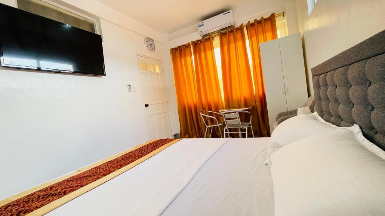 Legends Hotel & Restaurant - Lemery And Taal 外观 照片