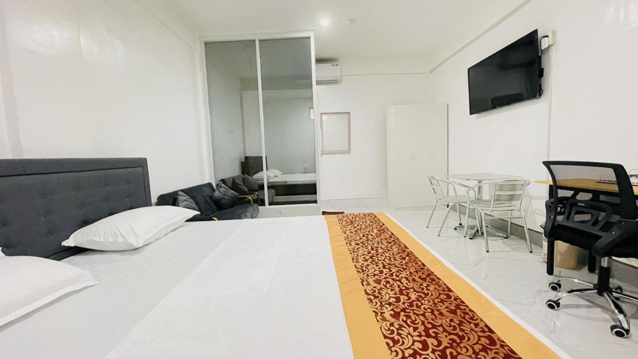 Legends Hotel & Restaurant - Lemery And Taal 外观 照片