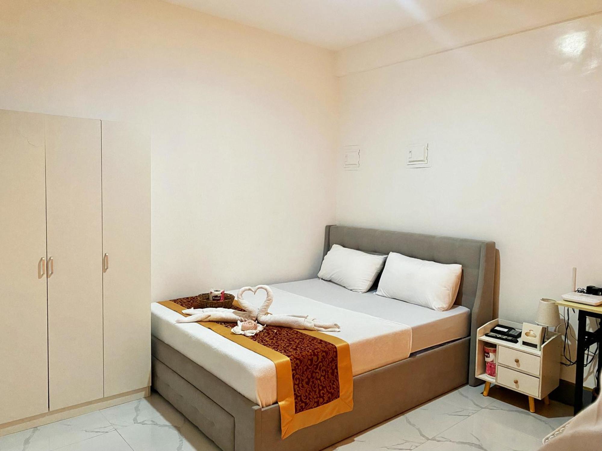 Legends Hotel & Restaurant - Lemery And Taal 外观 照片