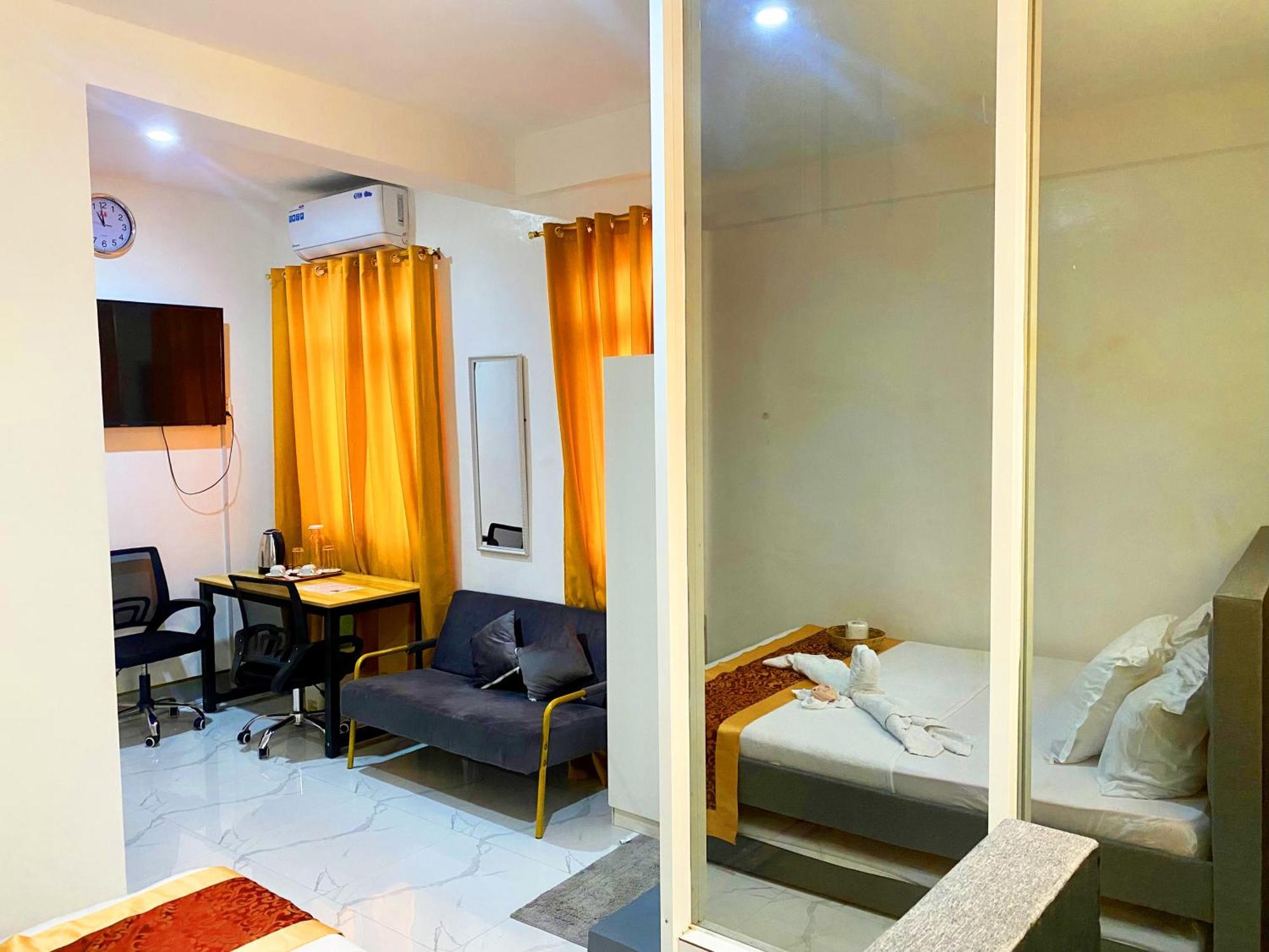 Legends Hotel & Restaurant - Lemery And Taal 外观 照片