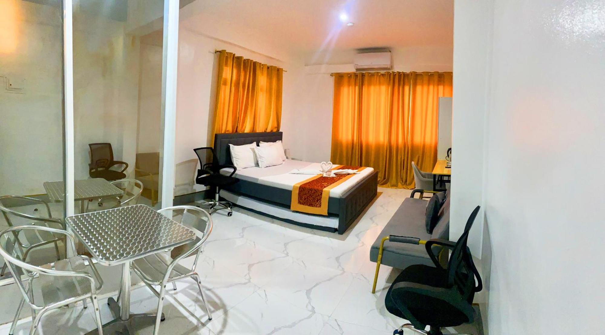 Legends Hotel & Restaurant - Lemery And Taal 外观 照片
